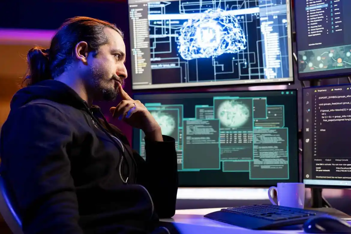 Comparing cyber security and data science career paths using analytics dashboards